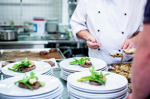 6 Ways Professional Dining Elevates Your Next Group Retreat